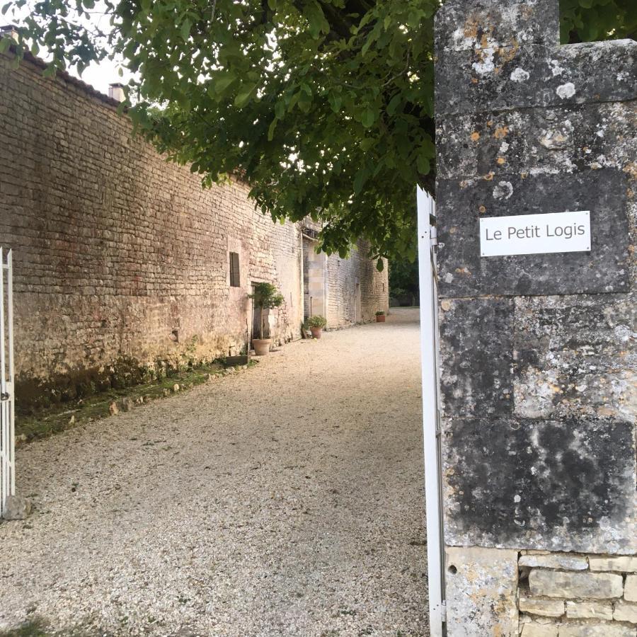 Bed and Breakfast Le Petit Logis Rouillac  Exterior foto